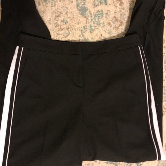 TROUVÉ Black Stretch Crepe Jogger pants. - Picture 3 of 5